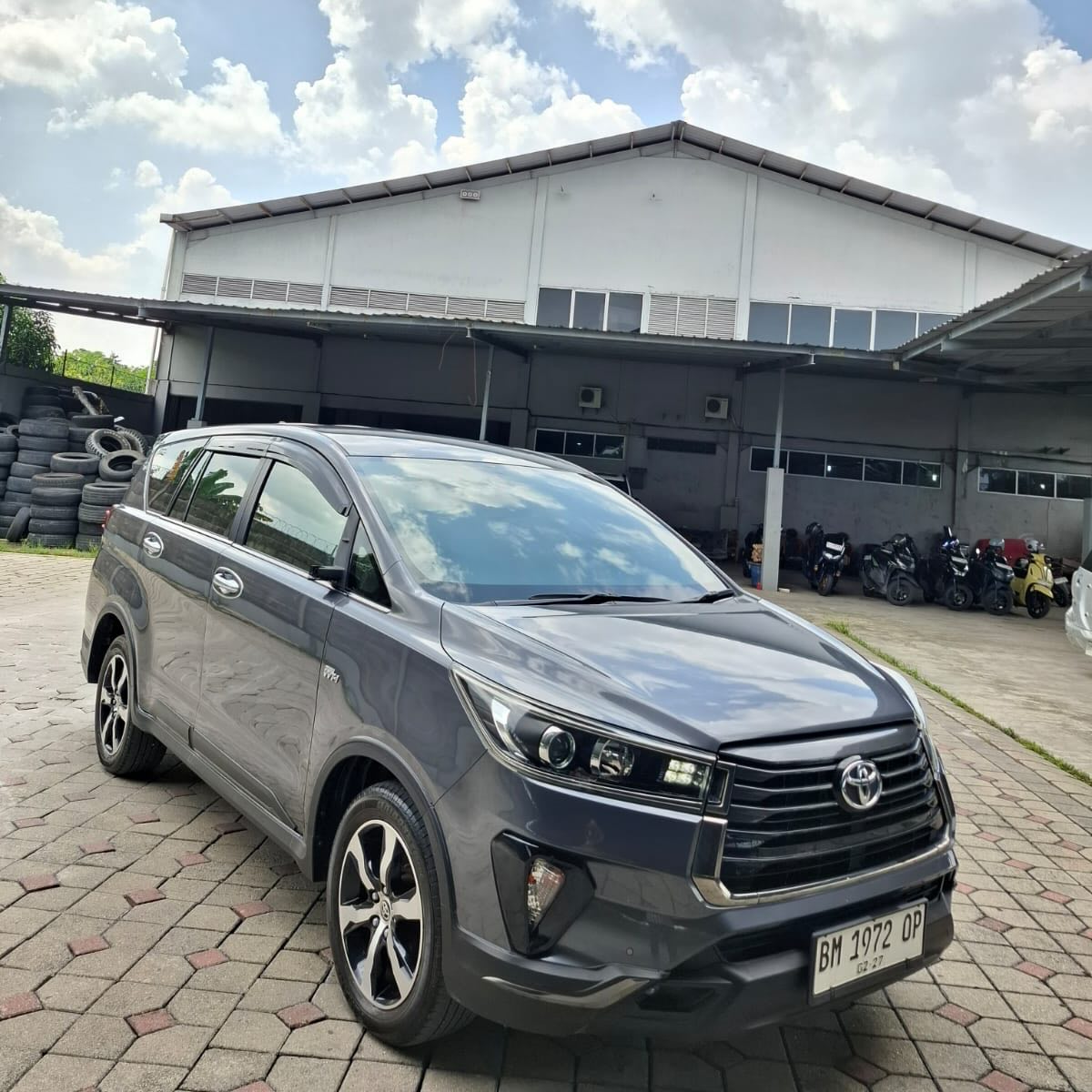 VENTURER 2.0 BENSIN M/T 