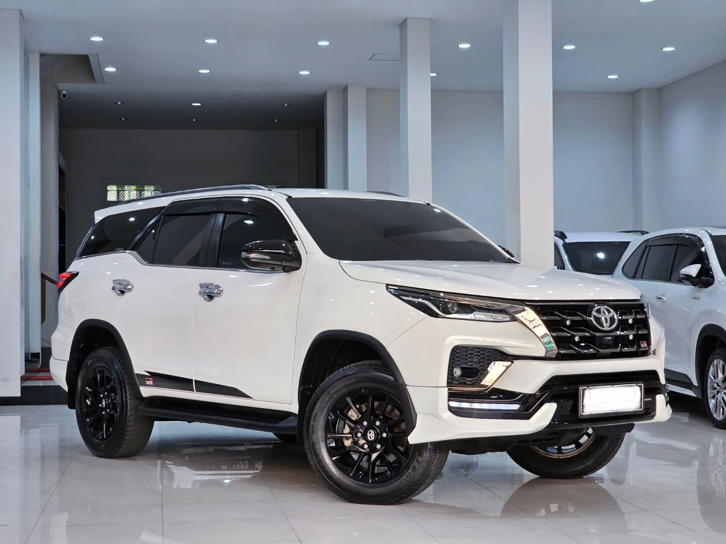 FORTUNER GR 2.8 A/T 