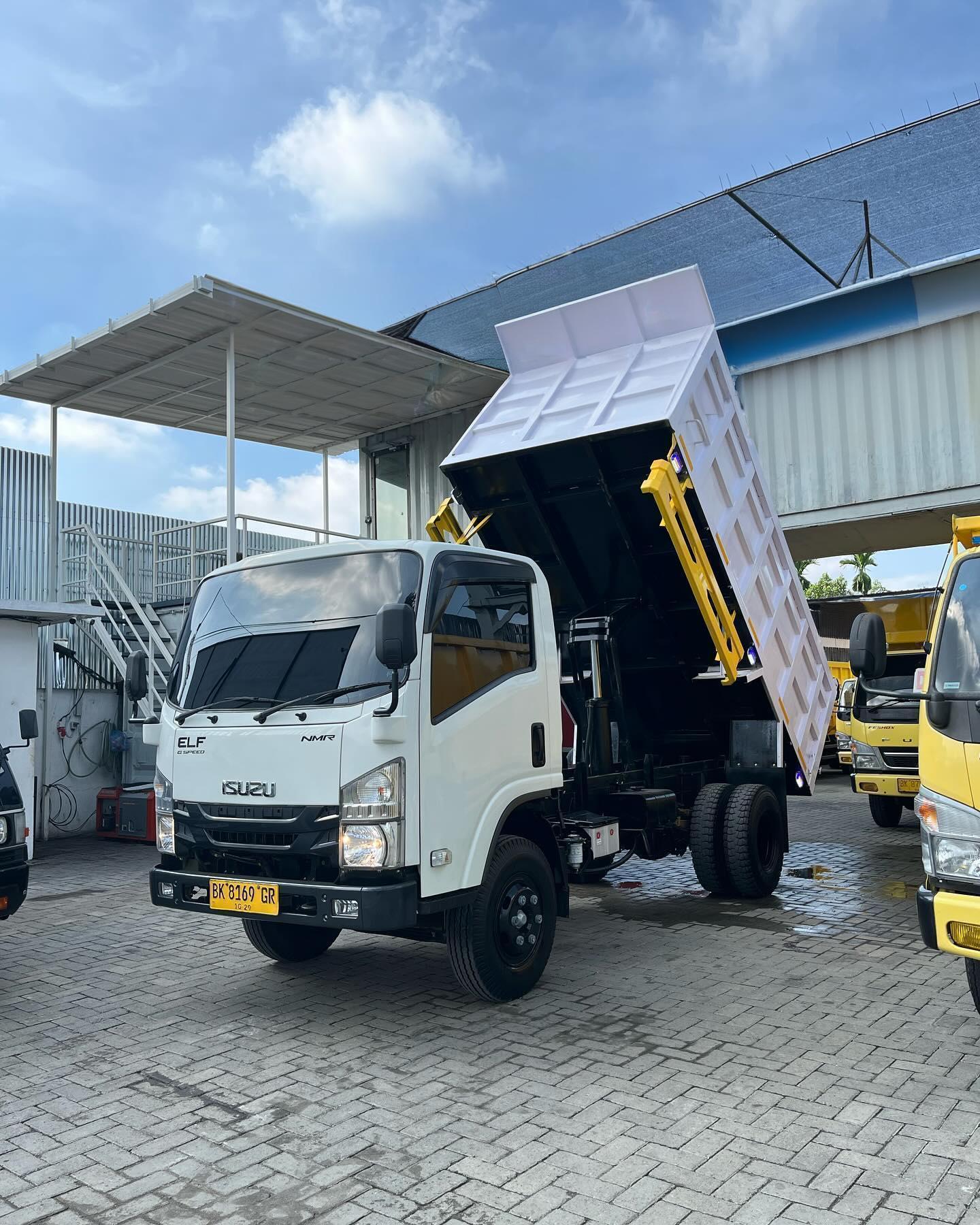 ISUZU ELF NMR 81 DUMP TRUCK EURO 4  