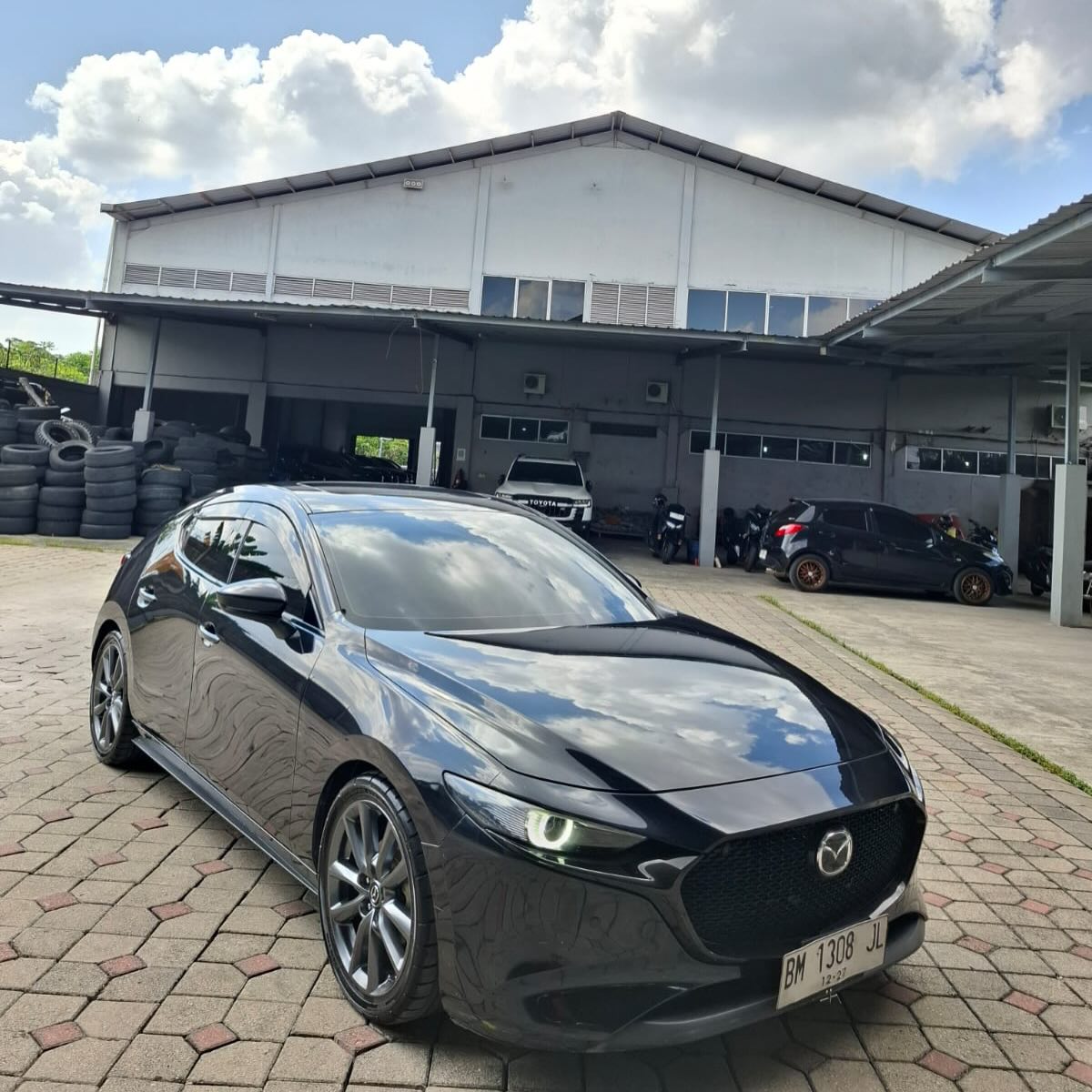 MAZDA 3 HATCHBACK M/T 