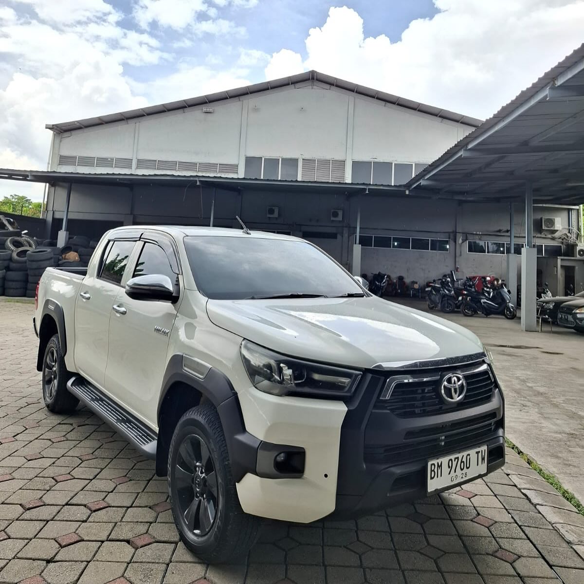 HILUX DC G 4X4 M/T 